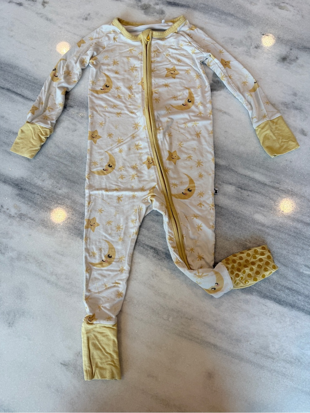 Kiki + Lulu Zipper Footie Moon & Stars Unisex Size 6-12 Months Yellow & White